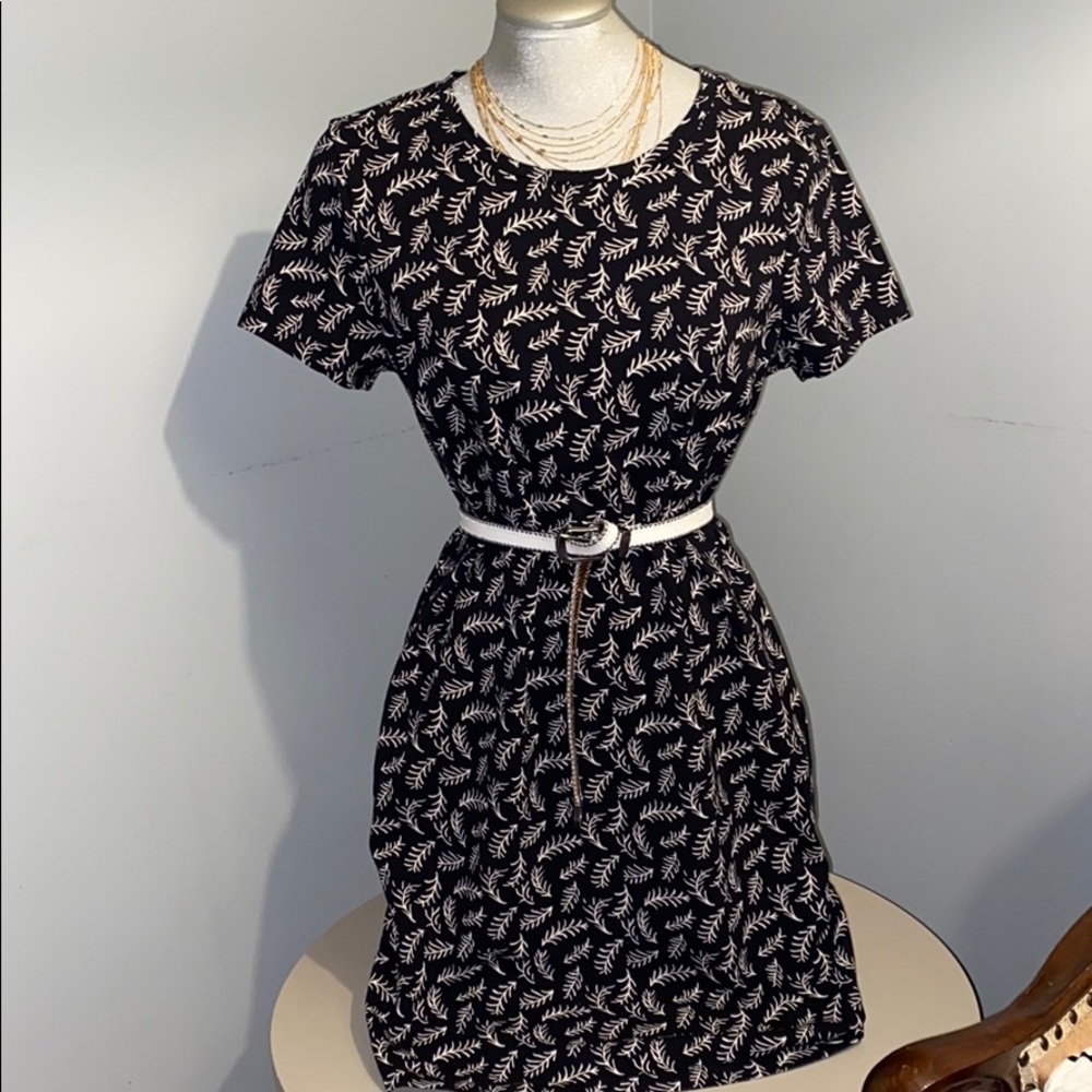 Black pine needle tshirt dress